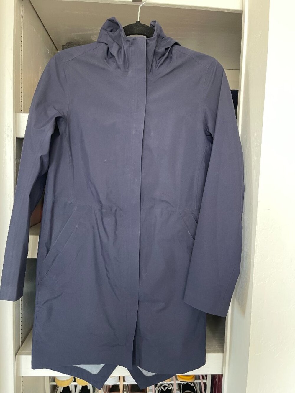 Lululemon Rebel Rain Coat, Size 4